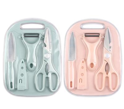 China Sustainable 4 Pieces Fruit Scissors Vegetable Knife Stainless Steel Set Portable Kitchen Knife Set With Plastic Cutting Board for sale