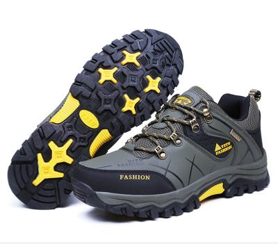 China Durable Hot Selling LCFC Men Climbing Shoes Mountaineering Anti-Skid Four-Season Hiking Shoes for sale