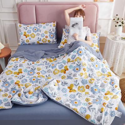 China Soft Hand Feeling Baby Crib Washed Soft Breathable Cartoon Cotton Babies Cute Baby Comforter Bedding For Home for sale