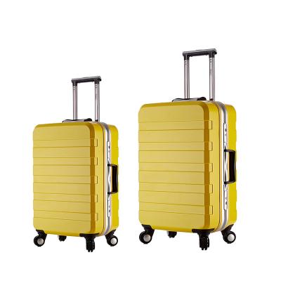 China Hard PC Manufacturing PC TSA Lock Trolley Travel Suitcase Set 4 Swivel Wheels Carry On Luggage Sets for sale