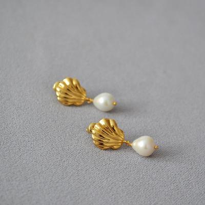 China Hot Sale Brass Gold Plated Style Shell Pearl Office/Sea Resort Career Summer 925 Retro Silver Needle Earrings Minority Girls for sale