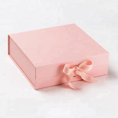 China Recyclable Custom Logo Printing Packaging Box Ribbon Gift Box for sale