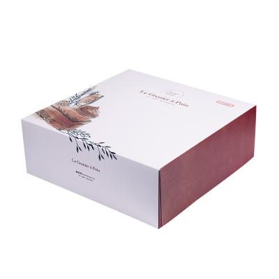 China Recyclable Logo Printed Custom Retail Packaging Paper Box for sale