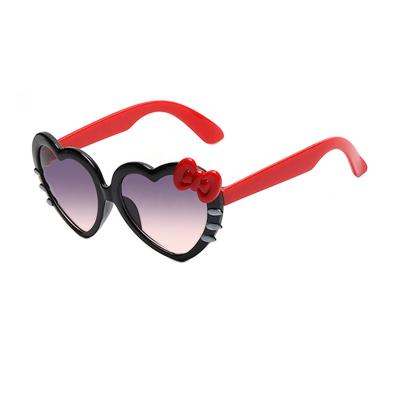 China Kids' sunglasses Kid heart sunglasses girl cute peach sunglasses sun shade uv400 baby cute cartoon Hello Kitty sunglasses for children for sale