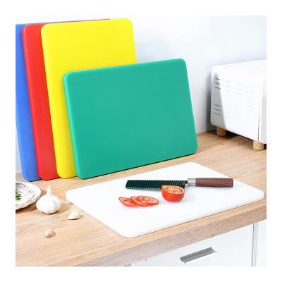 China Custom 100% Fruit Vegetable PE Material Eco-Friendly Sustainable Cutting Board Fruit Chopper 450*300*12mm (18*12*0.5