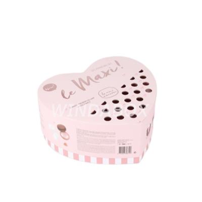 China Recycled materials made in China environment heart-shaped paper box with viewfinder packaging box cosmetic paper box for sale