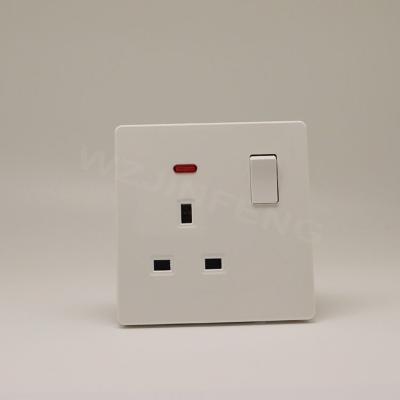 China Residential / General Purpose On The Wall AC Outlet Stove UK 250 Electrical Outlet for sale