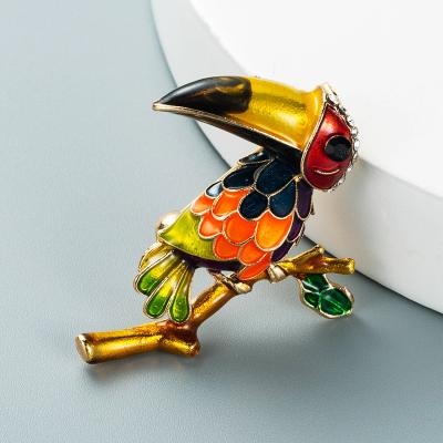 China Cute Magpie Bird Oil Studded Enamel Dripping Woodpecker Pendant for sale