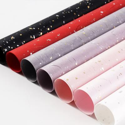 China Custom Premium Metallic Christmas Crease Cloth Flower Gift Wrap Plain Metallic Cloth Wrapping Wrap Paper for sale