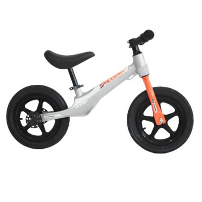 China High quality flat dirt magnesium alloy kids balance bike/outdoor lightweight/safe/made in China/hot-selling/12 inch kids balance bike for sale