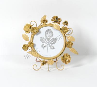 China High Quality Classic Morden Gold Flower Round Table Photo Top Frame for sale