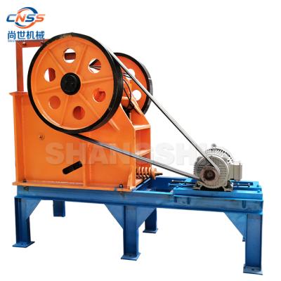 China Small Stones Diesel Engine Mobile Jaw Crusher Jaw Crusher With Hopper for sale