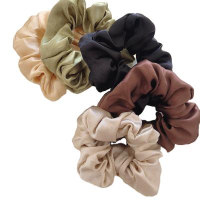 China Fashionable Silk Hair Band Womens 22 Momme Scrunchy Hair Scrunchies Mullberry Silk Scrunchie for sale