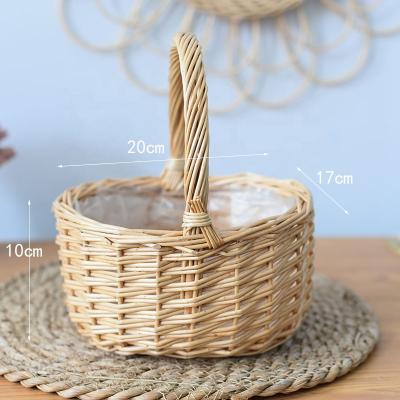 China Europe Living Room Decoration Straw Bamboo Flower Arrangement Floor Handmade Flower Pot Metal Basket Woven Small Basket For Flower for sale