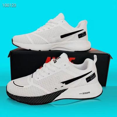 China Light Weight 2021 Summer Brand Men's Sneakers Lightweight Running Shoes Original Logo Sports Men's Breathable Shoes for sale