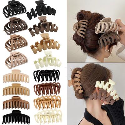 China Fashion Korean Neutral Coffee Large Claw Clips for Thick Hair Accessories Women Headdress Ins Fashion Plastic Catch Crab Hairpins Gifts for sale