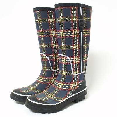 China Waterproof Plaid Woman Rubber Upper Rainboots With Side Zipper New Style Rain Boots for sale