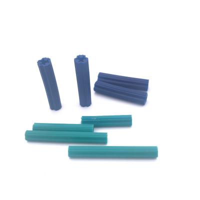 China Plastic Green Wall Screw Rising Plastic Screw Anchors for sale