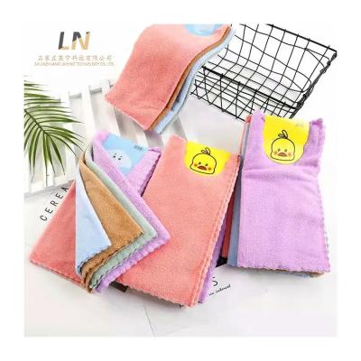 China Low Price Child Safe Children's Sweaty Hand Towel Hanging Towel Children for sale