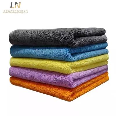 China OEM Gsm Towel Edge Car Wash Cleaning Cloth 40 40cm Original Eco Hours 400gsm Microfiber Material Feature Liveable Weight Size for sale