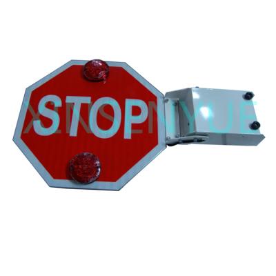 China Regular Octagon Stop Sign Lighting With Arms Restriction For School Bus for sale