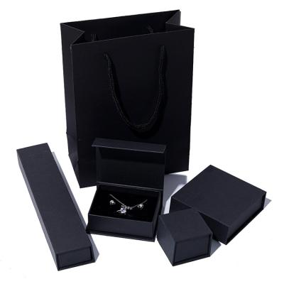 China New Fashion Custom Logo Paper Necklace Bracelet Ring Earrings Jewelry Box for sale