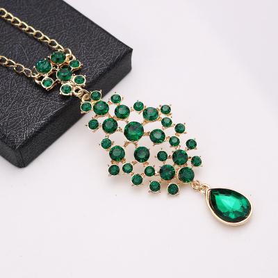 China Indian Green Diamond Set Chain Of Princess Forehead Pendant Classic Of Collectible Style Indian Jewelry for sale