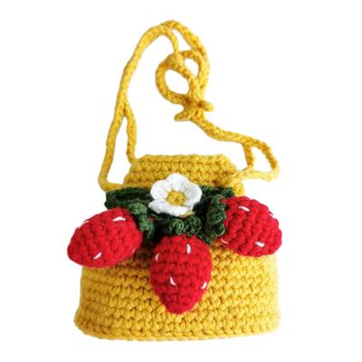 China Promotion Gift Eco - Friendly Handmade Kids Knit Bag Strawberry Bucket Shape Bag for sale