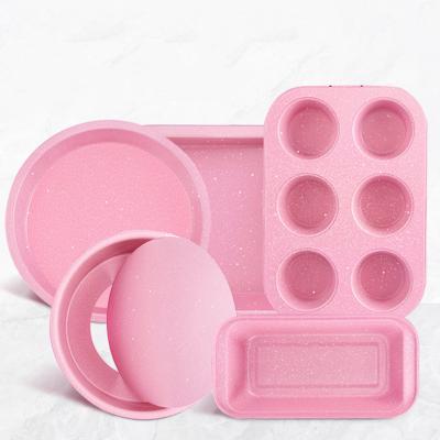 China Sustainable Amazon Valentine Kitchen Cake Molds Hot Pink Non Stick Carbon Steel Baking Pan Mold Sets for sale