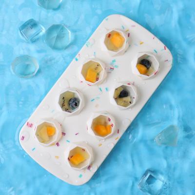 China Kitchen Gadgets Food Grade Candy Silicone Rubber Viable Creative Chocolate Mold Non Stick Silicone Diamond Ice Cube Tray Molds for sale