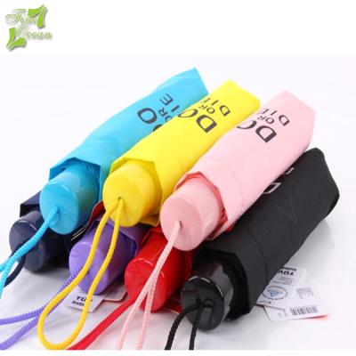 China Modern Simple Windproof Multicolor Foldable Golf Umbrellas With Custom Logo Logo Prints for sale