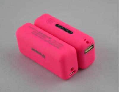 China banco portátil do poder de 2600mAh USB com luz do diodo emissor de luz, vermelho/rosa/verde à venda