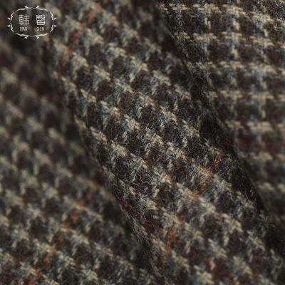 China Sustainable 100% wool spring coat skirt woolen fabrics men's and women's solid houndstooth plaid wool fabric and autumn coat for sale