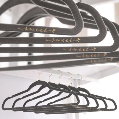 China 0.6cm Gray Velvet Coat Hangers Exclusive Custom Tan Velvet Clothing Hanger for sale