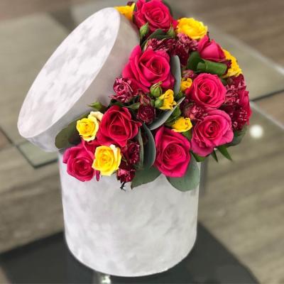 China Recycled materials ready to ship handmade velvet flower box bouquet round flower box cap for flower round for sale