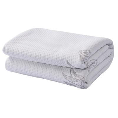 China Breathable Wholesale China 30% Aloe Vera 70% Dty 180gsm White Knitted Mattress Top Fabric for sale