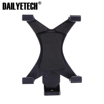 China Universal Plastic Tablet Tripod Mount Clamp Tripod Mount Holder Bracket Clip for iPad Galaxy Phone Clamp with 1/4