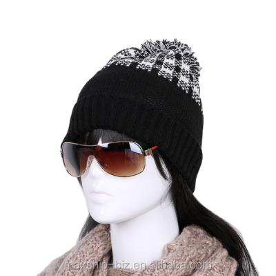 China CASSIMERE COMMON Unisex Winter Knitted Beanie With Pom Beanie Hat for sale