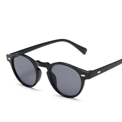 China Fashion Sunglasses Clear Small Retro Fashion Round Sunglasses Plastic Men for sale