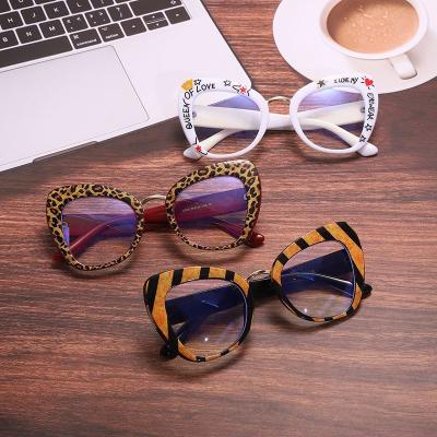 China Newest Vintage Cat Eye Mingkang Oversized Thick Frame Transparent Cateye Sunglasses Glasses Frame 693355 for sale