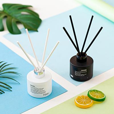 China Viable Luxury Custom Black White Glass Bottle 2Pcs Set Home Room Reed Diffuser Essential Oil Fragrance Aromatic Stick Fragrance for sale