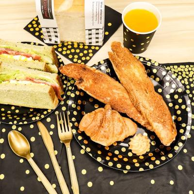 China Disposable Tableware Set Eco-Friendly Disposable Events Holiday Supplies Party Decoration Tableware Party Set for sale