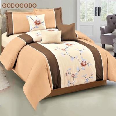 China Good Quality 4Pcs 6Pcs 8Pcs Microfiber Size Wholesale Bedding Disposable 100% Polyester King Set Made In China for sale