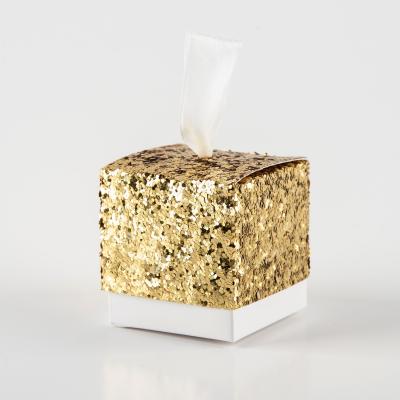 China Wholesale disposable hot sale glitter gold and siver color wedding favor gift candy box with silk ribbon for sale