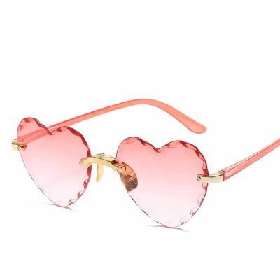 China Fashion Sunglasses Shape Heart Shape Newest Mommy And Me Halloween Wholesale Making Sunglasses 2021 Sets for sale