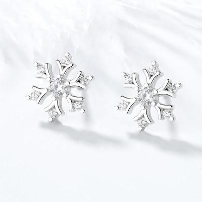 China Environmental Friendly Jewelry 925 Sterling Silver Christmas Flower Snowflake Stud Earrings for sale