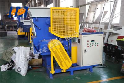 China Powerful Plastic Recycling Shredder Single Shaft Shredder Energy Saving for sale