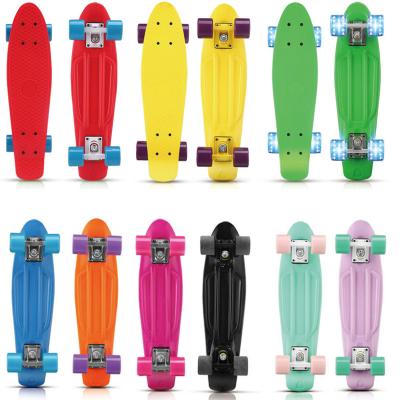 China Youth Wholesale Plastic 22 Inch Mini Skateboard For Kids With 4 PU Wheel for sale