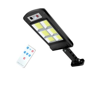 China Solar Powered Polycarbonate Yard Road Sensor Light with Remote Control, Three Modes Automatic Human Body Sensor Street Light with CE for sale