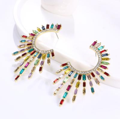 China Newest Fashion Rhinestone Stud Earring Wholesale Romantic Rhinestone Earrings For Women for sale